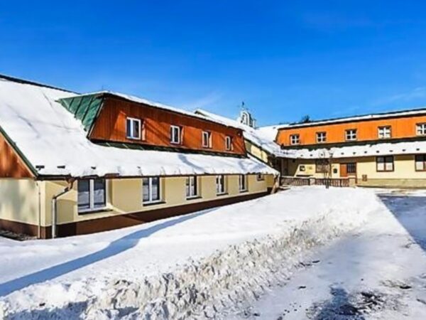 Beskydy neďaleko Lysej hory v Hoteli Budoucnost s polpenziou a privátnym wellness (vírivka, sauny) + fitness