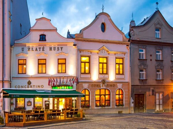 Jindřichův Hradec: Hotel Concertino – Zlatá Husa **** s raňajkami + privátna sauna, čokoládová masáž a zábal