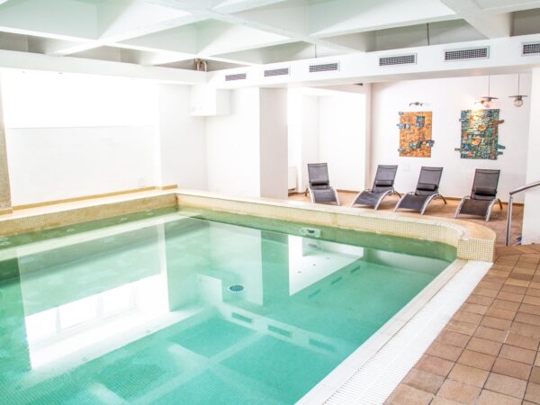 Klatovy – vstupná brána Šumavy v Hoteli Centrál *** s neobmedzeným wellness (2 bazény, 2 sauny) a raňajkami