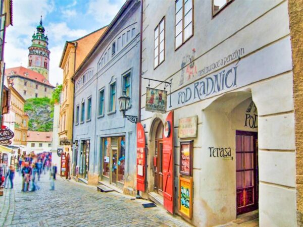 Český Krumlov priamo v centre pri Námestí Svornosti v Penzióne Pod Radnicí s raňajkami a fľašou vína