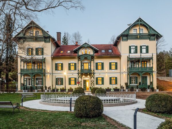 Slovinsko v kúpeľnom meste Dobrna: 4* Hotel Švicarija s polpenziou, neobmedzenými termálnymi bazénmi a fitness