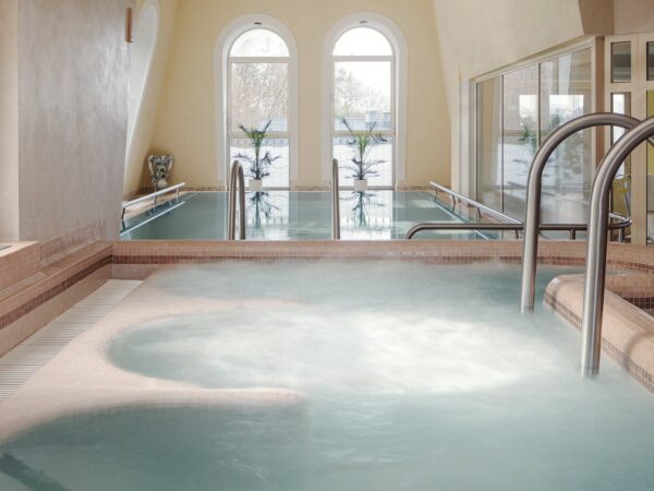 Karlove Vary: Parkhotel Humboldt **** s polpenziou, neobmedzeným wellness a 3 relaxačnými procedúrami