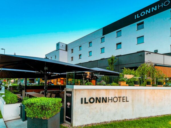 Poznaň: Ilonn Hotel **** s raňajkami, so saunovým a fitness centrom neobmedzene + dieťa do 12 rokov zdarma