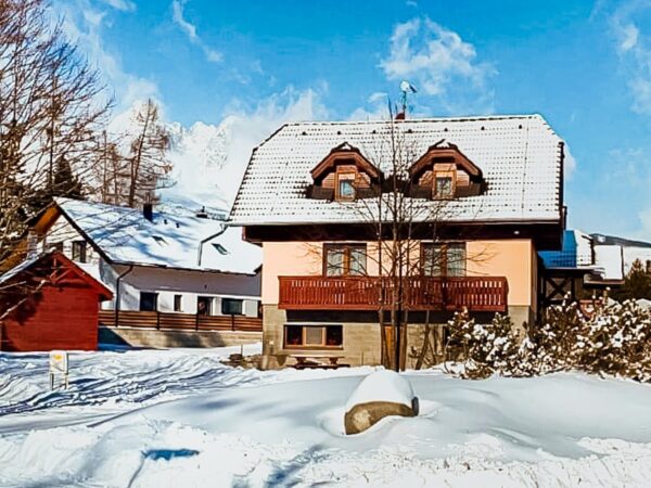 Vysoké Tatry: Pobyt vo Ville Domino s raňajkami, sladkým darčekom, masážnou vaňou a zľavou do wellness centra