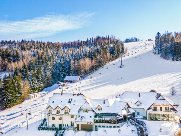 Poľské Beskydy pri kúpeľoch a zábavnom parku: Kompleks Beskid *** s neobmedzeným wellness a polpenziou
