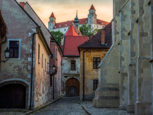 Objavte nepoznané zákutia Bratislavy na mestskej rodinnej hre s prvkami Escape room od ZAZITO.OOO