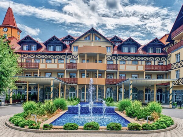 Poľsko: Hotel St. Lukas Medical & SPA **** s polpenziou, wellness a až 12 liečebnými procedúrami