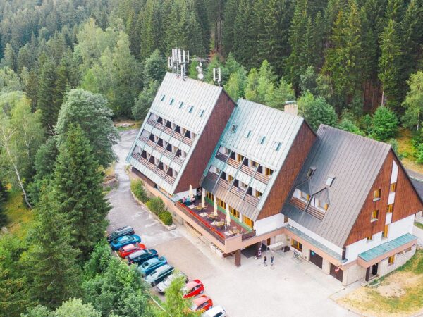 Krkonoše: Dovolenka v Parkhoteli Harrachov *** so zľavovou Harrachov Card a polpenziou + pivo a víno k večeri