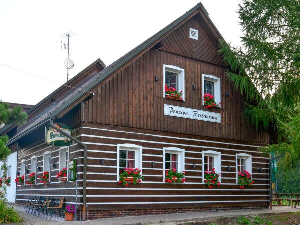Krkonoše: Černý Důl iba 7 km od Chodníka korunami stromov v Penzióne Čistá s raňajkami + Prosecco neobmedzene