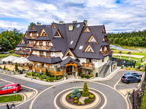 Poľské Tatry: Białka Tatrzańska v Hoteli Burkaty *** s raňajkami/polpenziou + neobmedzené wellness a sauny
