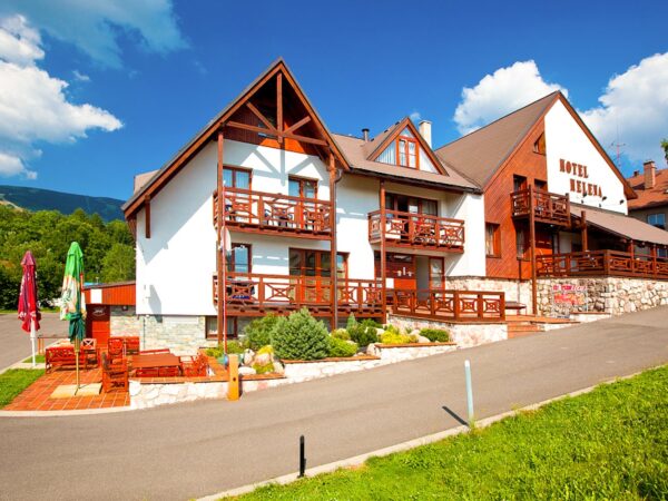 Krkonoše: Hotel Helena *** s polpenziou, obedovým balíčkom, pohárom zmrzliny a vyžitím pre deti i športovcov