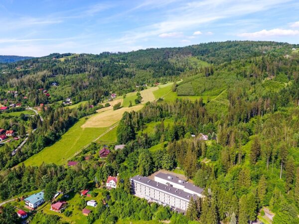 Poľské Beskydy neďaleko hraníc: Visla v Hoteli Pod Jedlami *** s polpenziou, saunou aj fitness + zábavná zóna