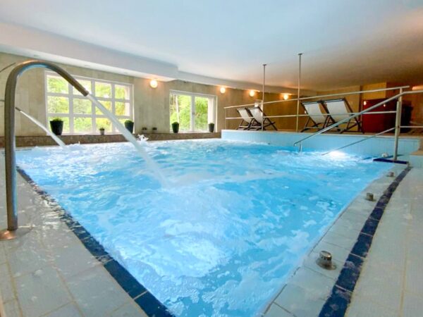 Miskolc len 450 m od termálov: 4* Bástya Konferencia és Wellness Hotel s polpenziou + bazény, vírivky, sauny