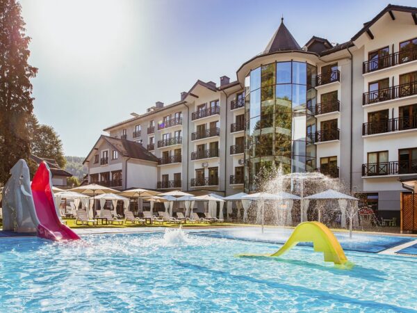 Kudowa-Zdrój: Hotel Verde Montana Wellness & Spa **** s polpenziou a neobmedzeným wellness + detská herňa