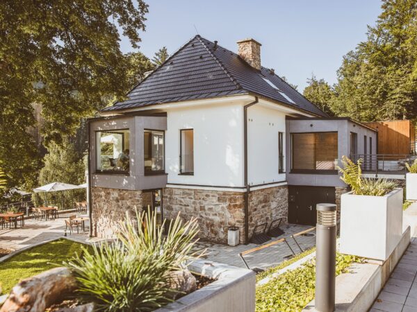 Vysočina: Údolie rieky Svratky a priehrada Vír v luxusnom Forest Resorte ***** s raňajkami + detské ihrisko