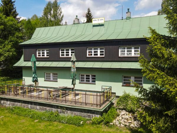 Krkonošský NP: Harrachov v Hoteli U Supa*** s polpenziou a zľavou na nápoje a na masáž + detský kútik, ihrisko