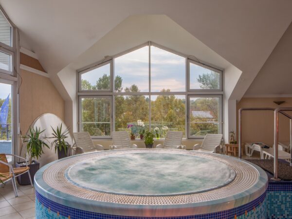Pobyt 450 m od Balatonu: 4* Kristály Hotel Keszthely s polpenziou + neobmedzené wellness a zľavy na procedúry