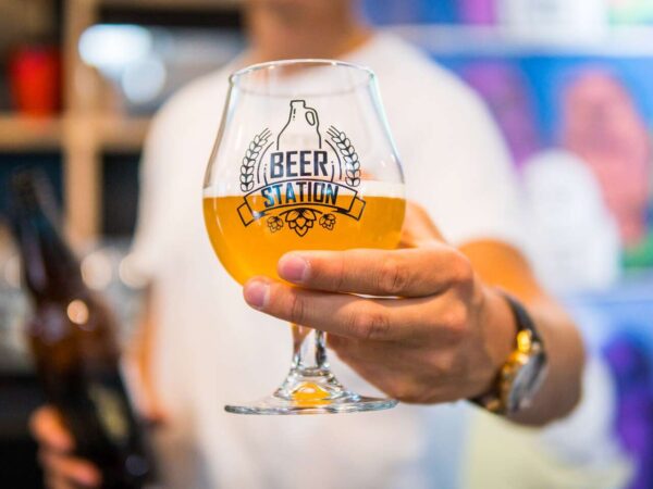 Jedinečná ochutnávka remeselných pív svetových pivovarov v BEER STATION TAPHOUSE