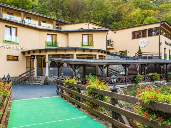 Pobyt v prírode pri meste Visegrád v Patak Park Hoteli s neobmedzeným wellness (vírivka, sauna) a polpenziou