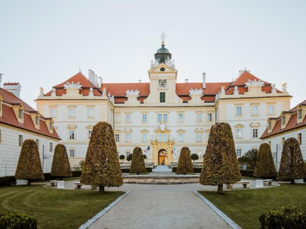 Lednicko-valtický areál a pamiatky UNESCO: Zámecký Hotel Anton Florian s raňajkami + welcome drink a víno