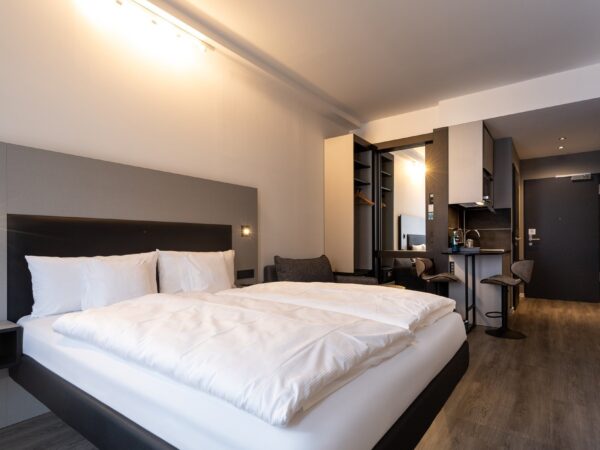 Pobyt pri Stuttgarte: Moderné apartmány GINN Apartments Stuttgart-Esslingen s raňajkami a vybavenou kuchynkou