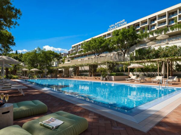 Ostrov Rab luxusne: Arba Resort by Valamar **** s all inclusive, bazénmi, saunou a programom + deti zadarmo