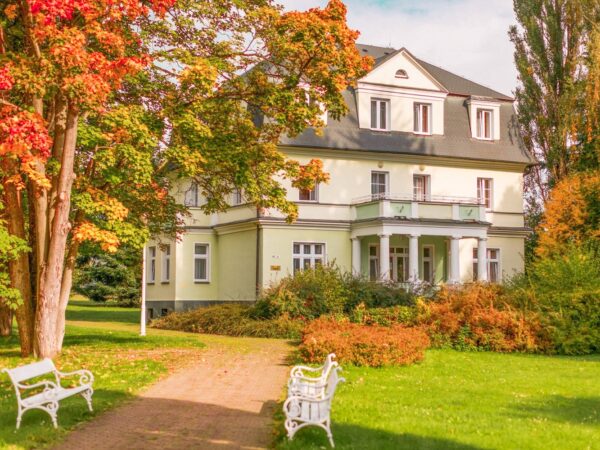 Konstantinovy Lázně: Kúpeľné domy Mánes, Palacký a Purkyně s wellness a procedúrami + polpenzia