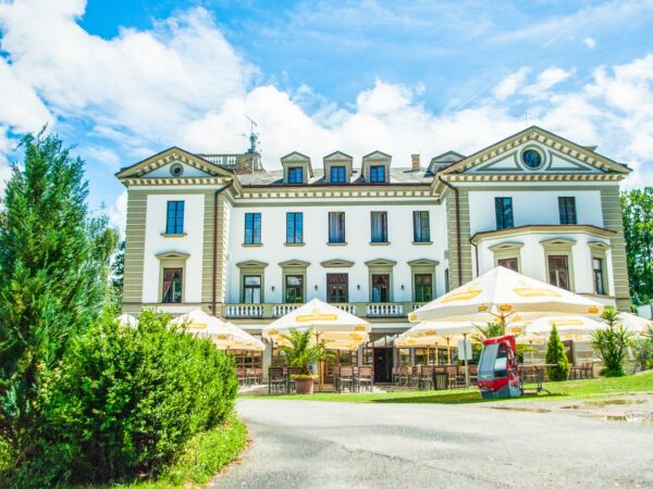 Pobyt pri Benešove a len 5 km od zámku v Golf & Spa Resort Konopiště **** so stravou podľa výberu a wellness