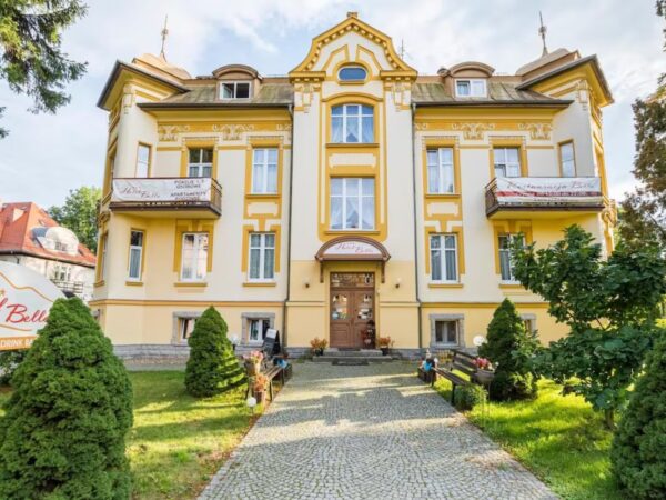 Poľsko: Jelenia Hora v Hoteli Bella *** s polpenziou, vstupenkou do Cieplických termálnych kúpeľov a masážou