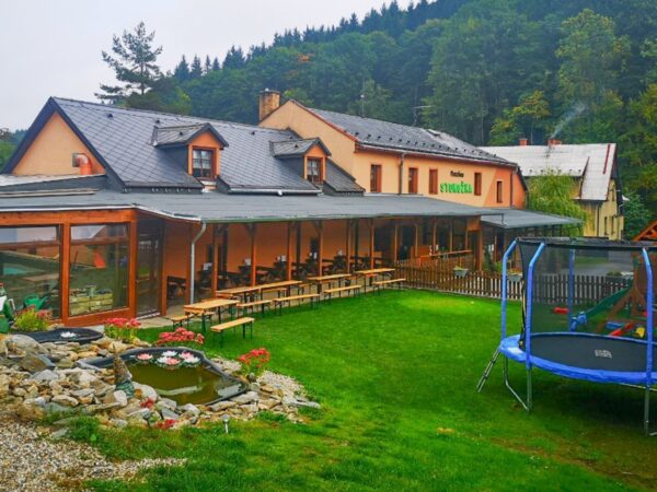 Jeseníky v Penzióne Stonožka s polpenziou, bazénom, privátnym vstupom do sauny či vírivky a pivným kúpeľom
