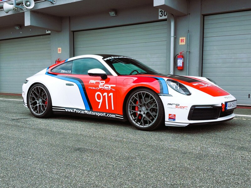 Zážitková jazda na pretekárskom Porsche 911/992 S4 – Obrázok 3