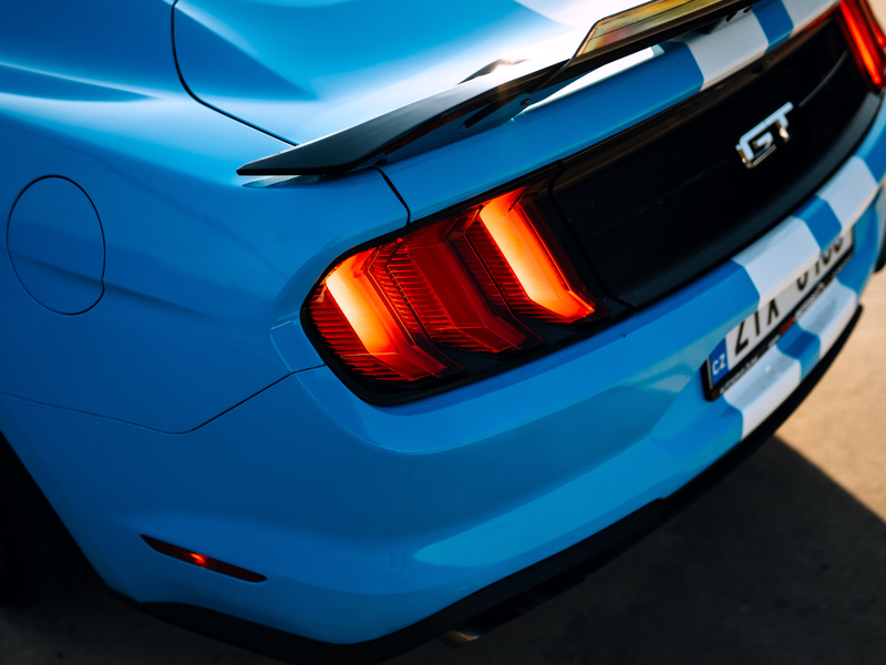 Jazda v premávke na Ford Mustang GT 500 paket – Obrázok 3