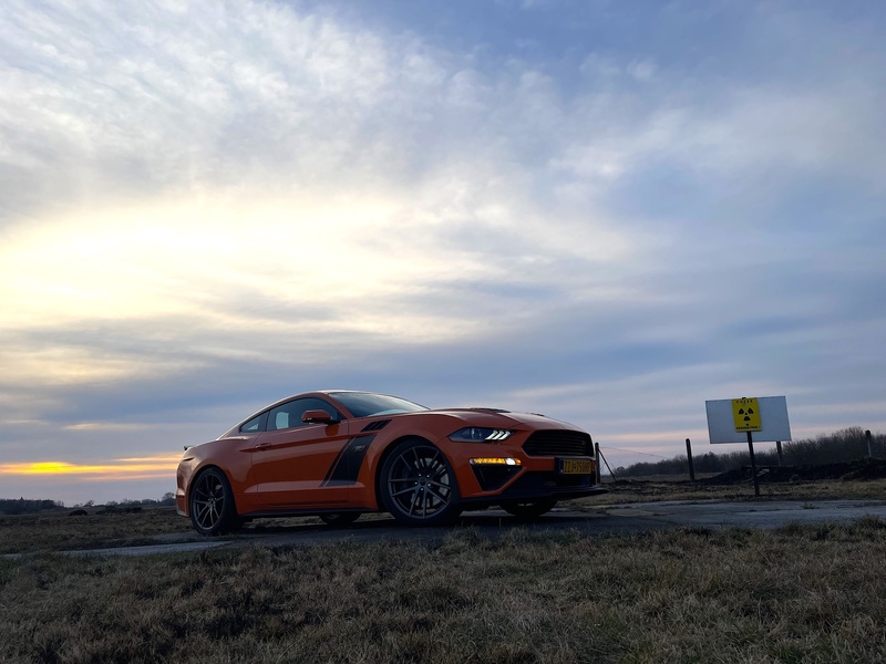 Jazda na Ford Mustang Roush v premávke a na letisku – Obrázok 2