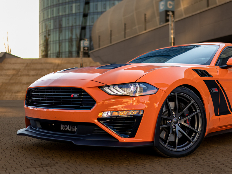 Jazda na Ford Mustang Roush v premávke