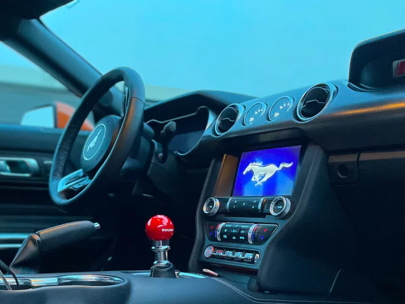 Jazda na Ford Mustang Roush v premávke – Obrázok 2