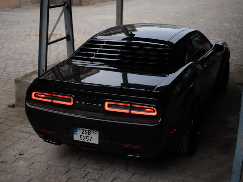 Jazda v Dodge Challenger 2016 – Obrázok 2