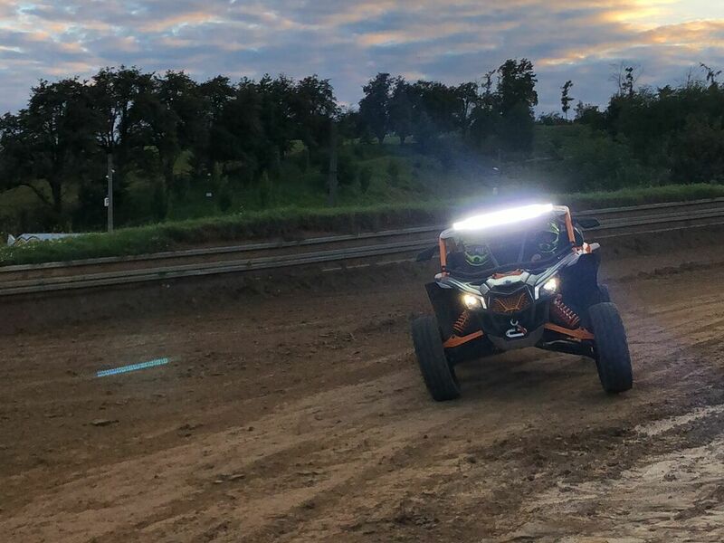 Jazda na dakarskej buggy Can-Am Maverick – Obrázok 2