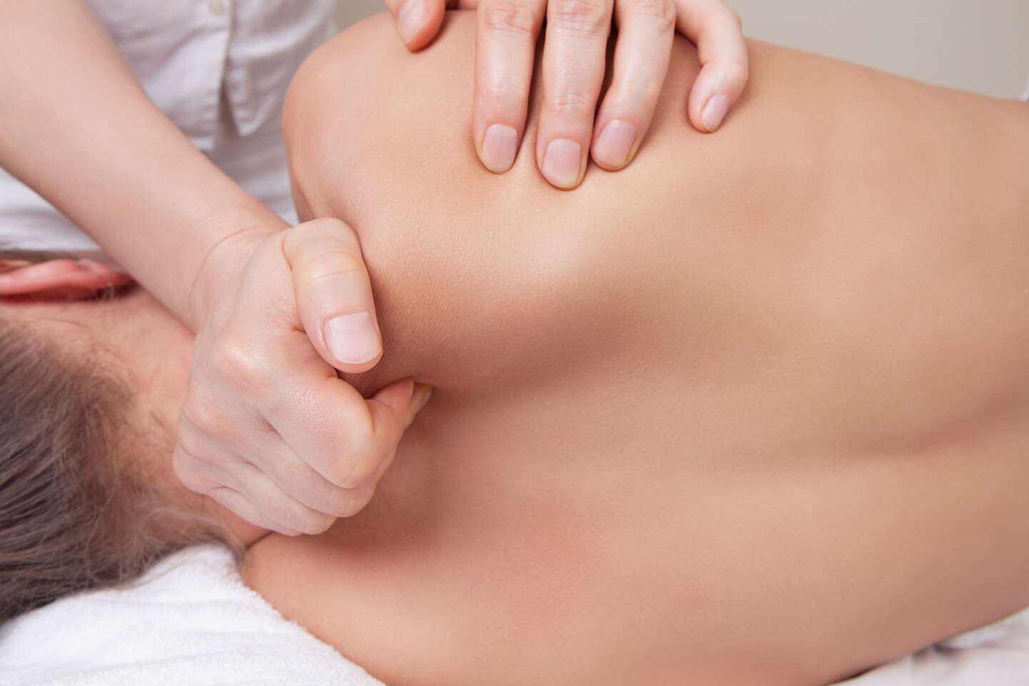 Široká ponuka masáží od profesionála: klasická, reflexná, večerná či thajská – Obrázok 6