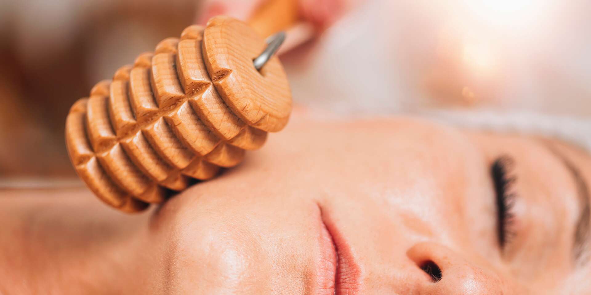 Kozmetická masáž alebo Face Fitness s Luciou Fyzio - rozžiarená pleť a relax v jednom – Obrázok 2