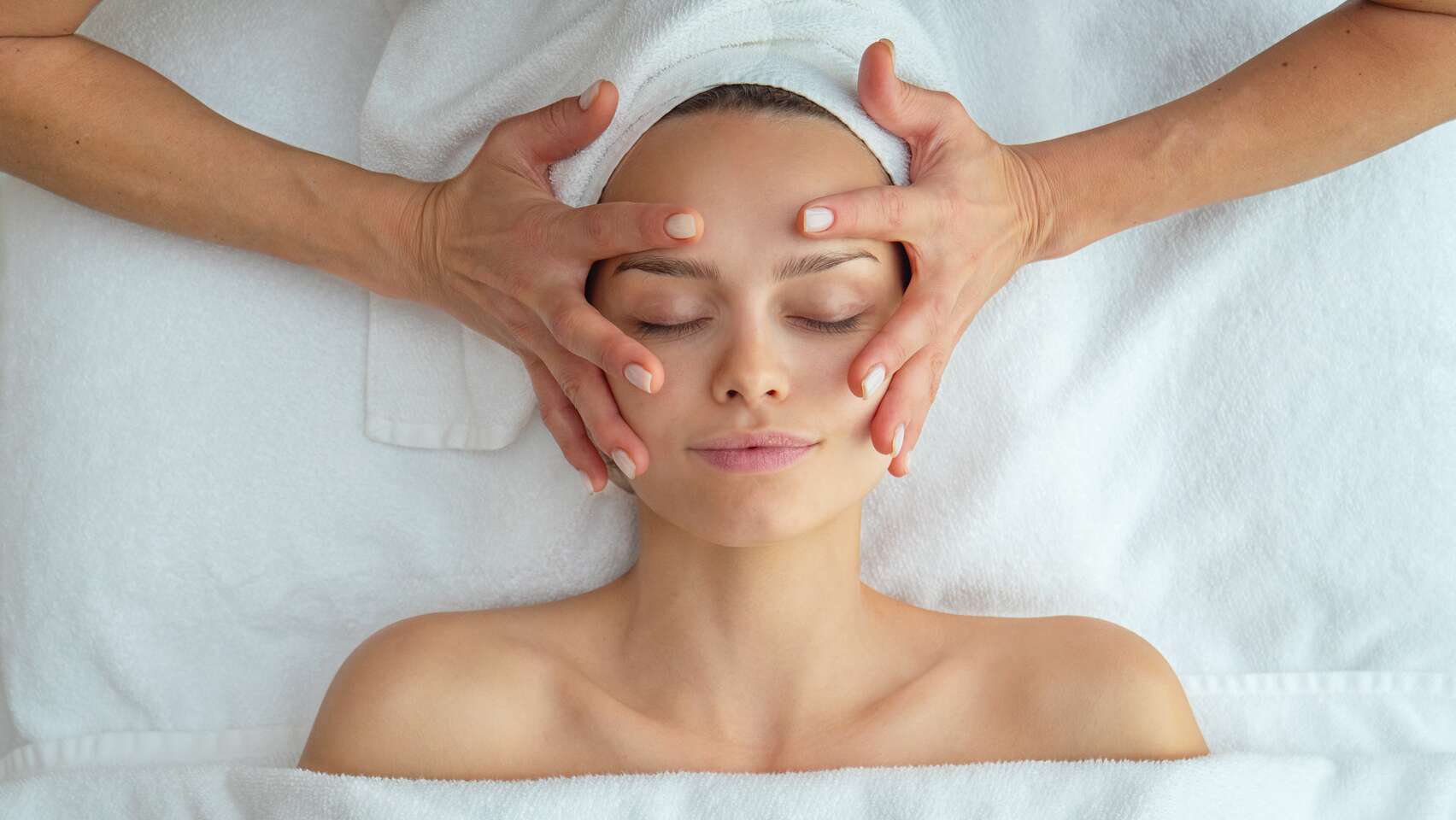 Luxusné pleťové rituály pre hydratáciu, omladenie a žiarivú pleť od Anima Beyond Skin