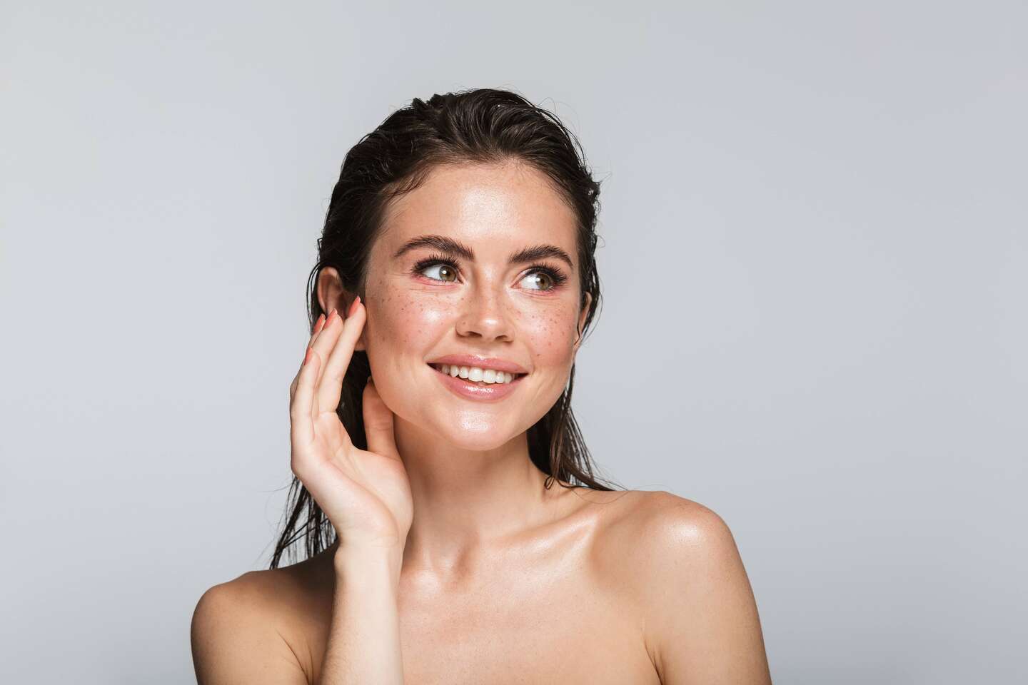 Beauty trend, ktorý mení pravidlá hry – ošetrenie Salmon DNA v 24 ESTHETIC