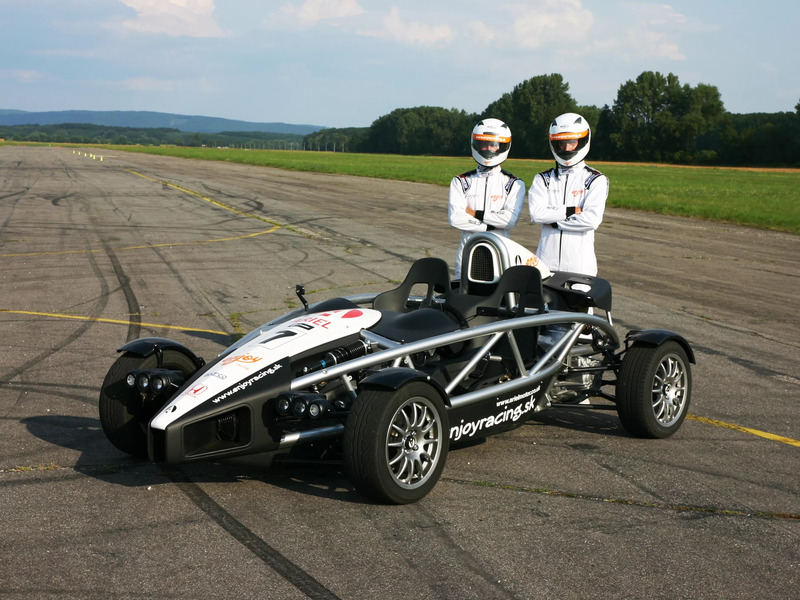 Zážitková jazda pre dvoch na Ariel Atom vs. formula F4 na letisku – Obrázok 5