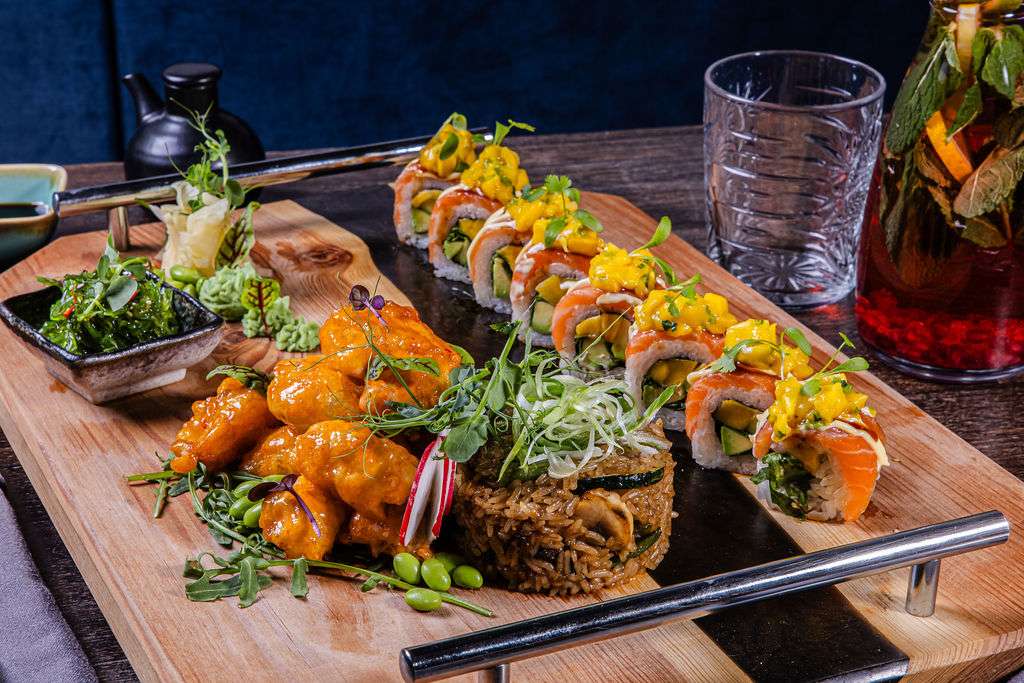 Otvorený kupón na konzumáciu jedla a nápojov v hodnote 50,70,100 € v reštaurácii Atelier Flavors – by SushiYA