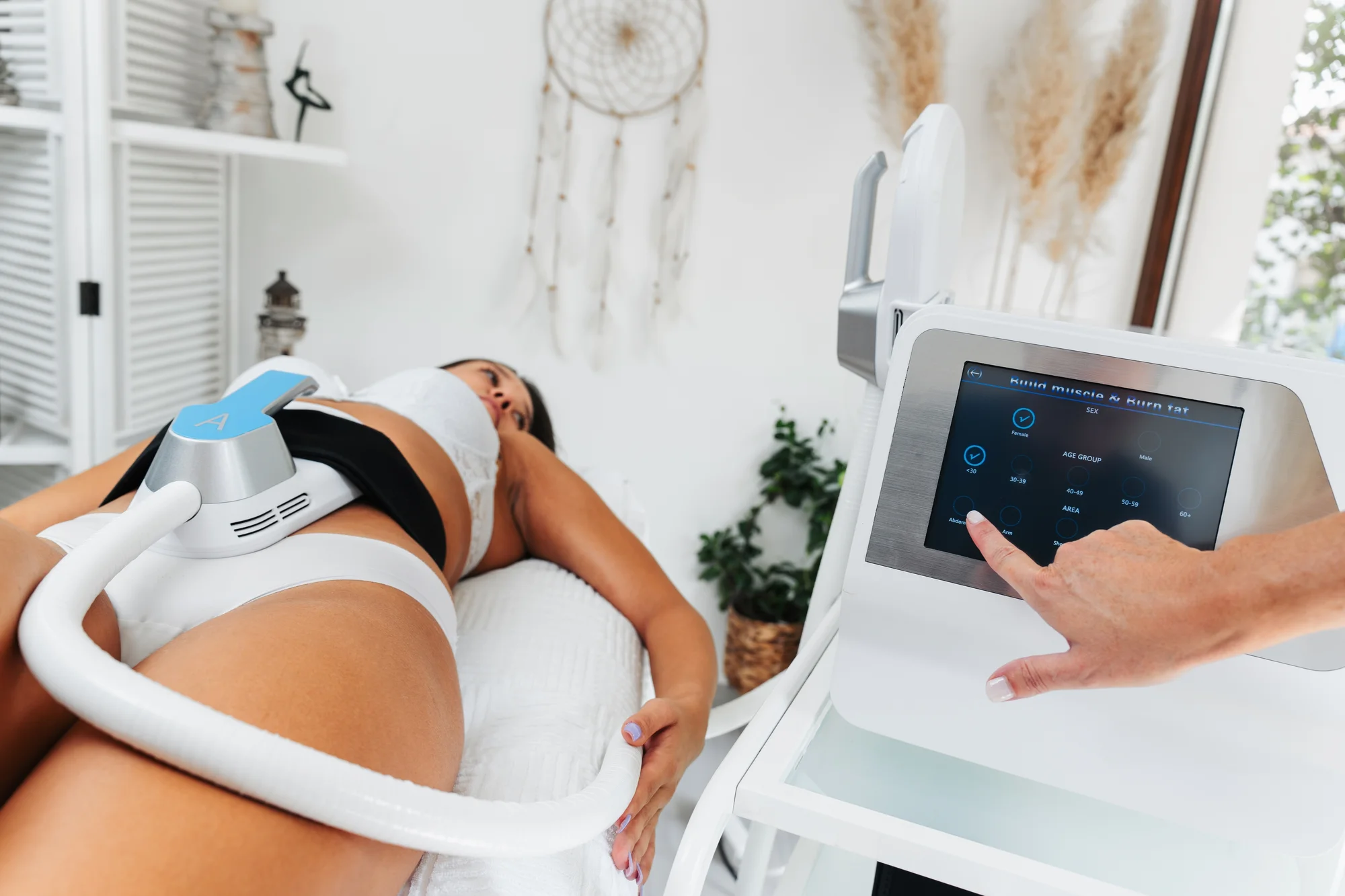 Formovanie postavy pomocou EMSculpt: ruky, stehná, brucho, zadok či lýtka – Obrázok 3