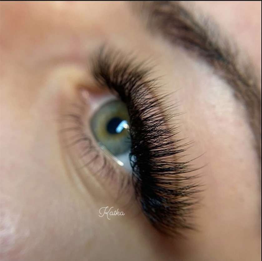 Dokonalý pohľad bez námahy: predĺženie rias s mascara efektom – Obrázok 3