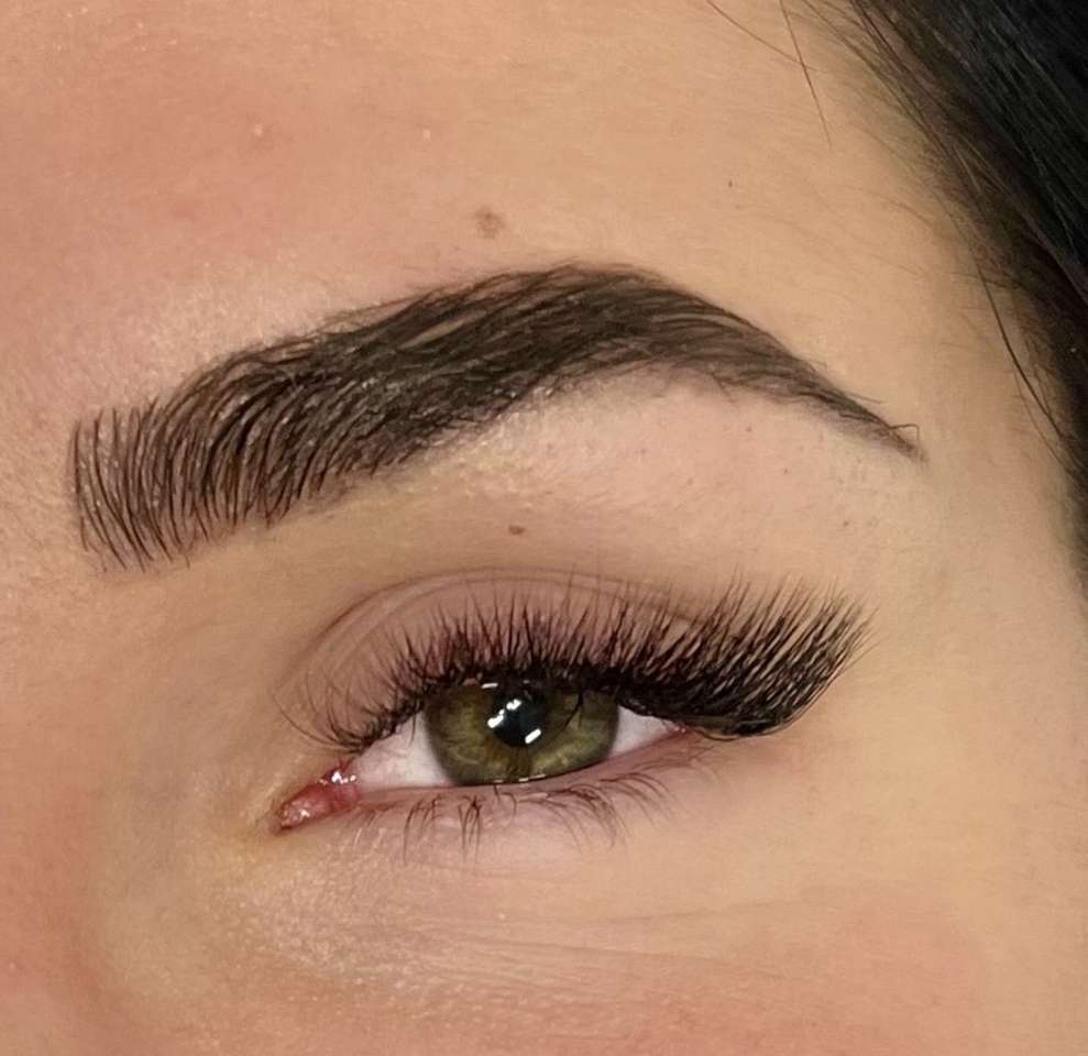 Dokonalý pohľad bez námahy: predĺženie rias s mascara efektom – Obrázok 2
