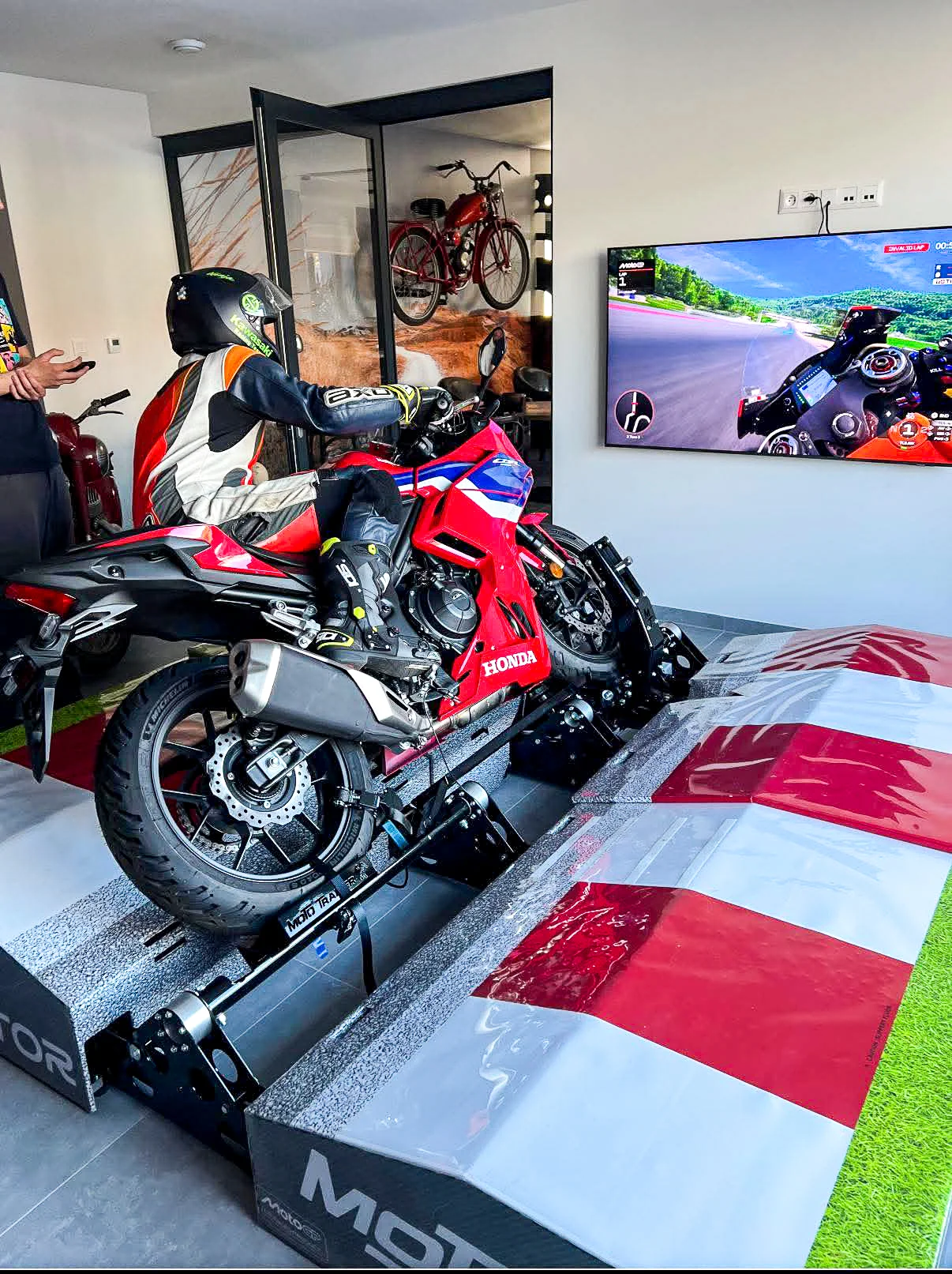 MotoTrainer™ simulátor: Adrenalínová jazda ako z MotoGP – Obrázok 4