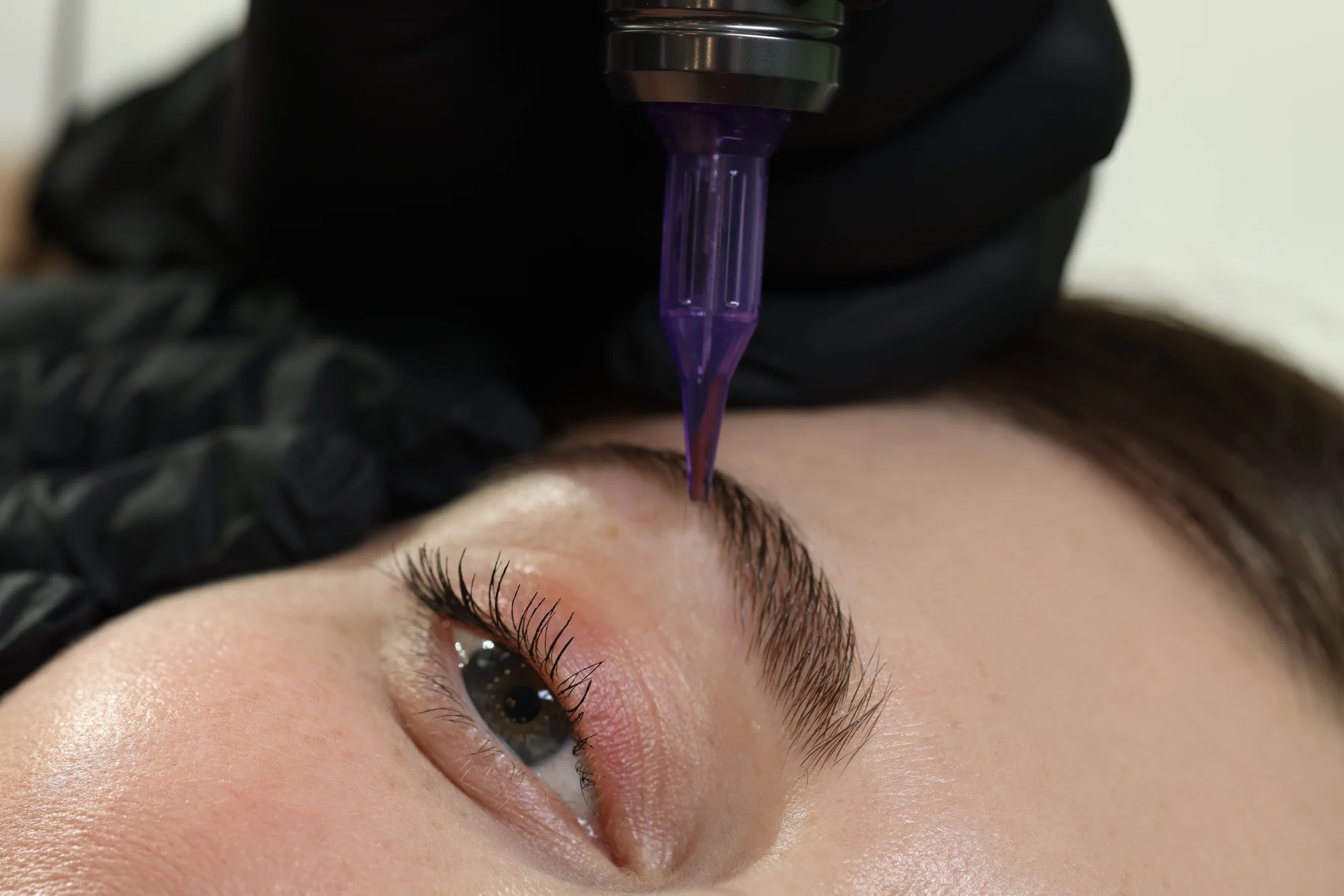 Permanentný make-up: púdrové obočie, akvarelové pery, korekcia – Obrázok 4