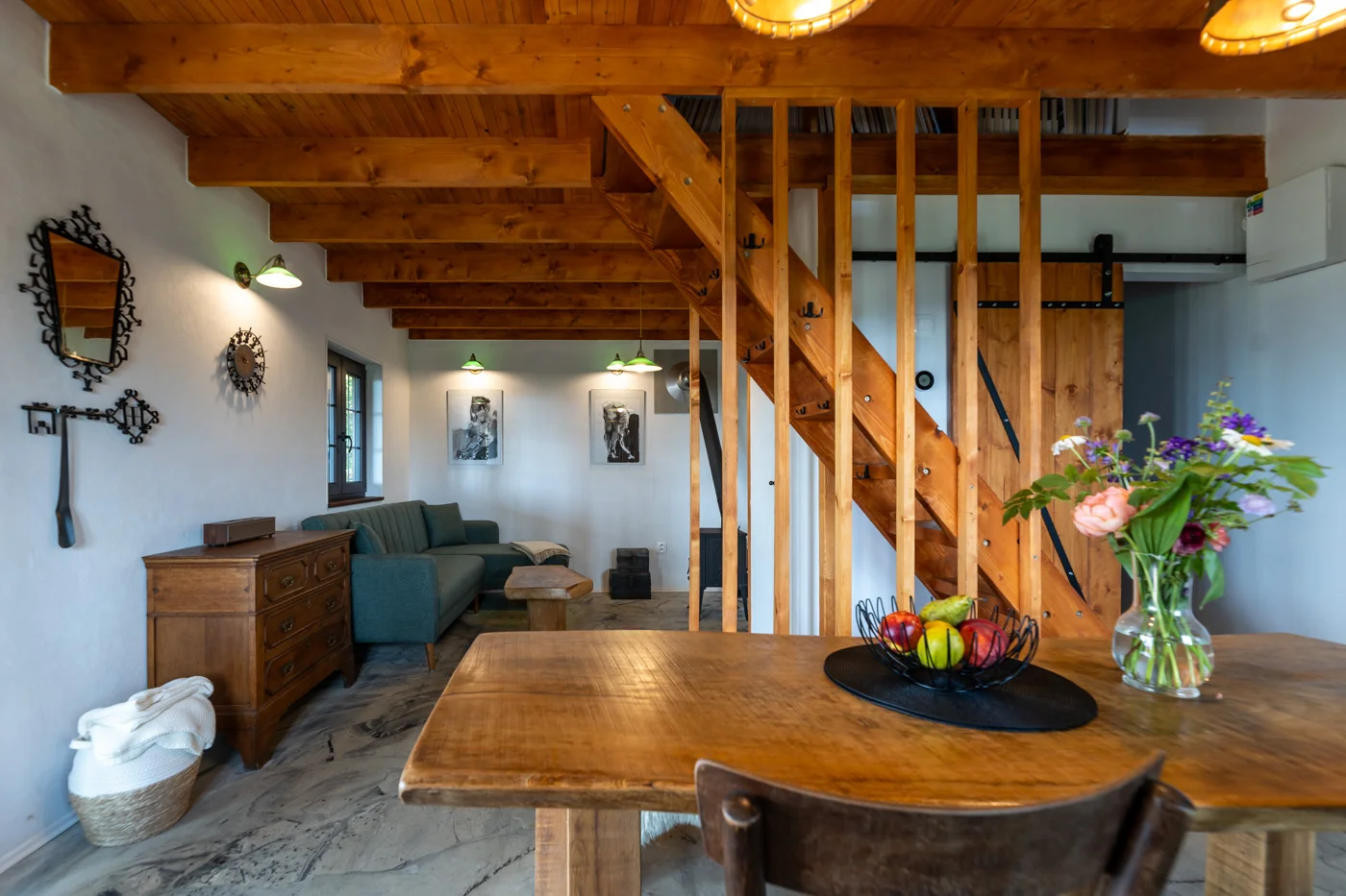Pobyt v Tiny House v Štiavnických baniach: terasa aj plne vybavená kuchyňa – Obrázok 5