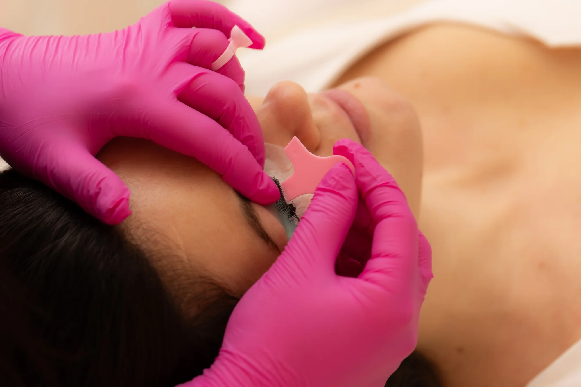 Obočie aj riasy ako sen: zamatová laminácia, Lash lift alebo ich kombinácia – Obrázok 4